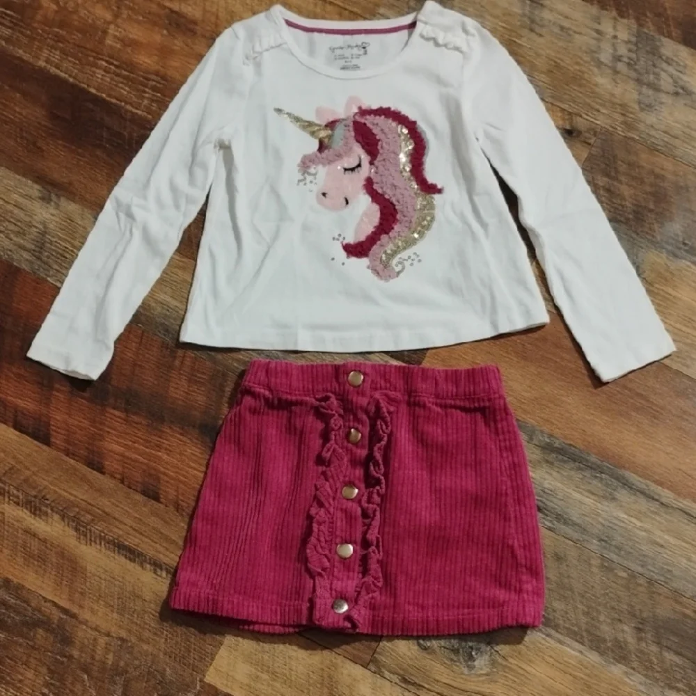 Girls Size 4 Unicorn Skirt Outfit!